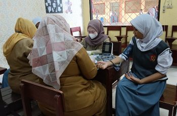 Puskesmas Kolaborasi dengan SMK Poncol untuk Menyelenggarakan Screening Kesehatan Gratis.